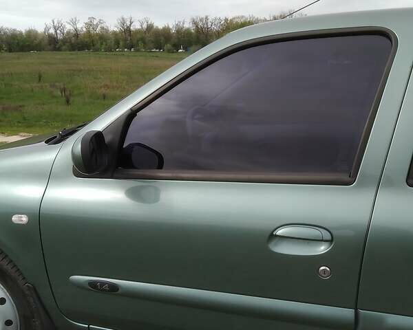 Зеленый Рено Clio Symbol, объемом двигателя 1.4 л и пробегом 267 тыс. км за 2200 $, фото 21 на Automoto.ua