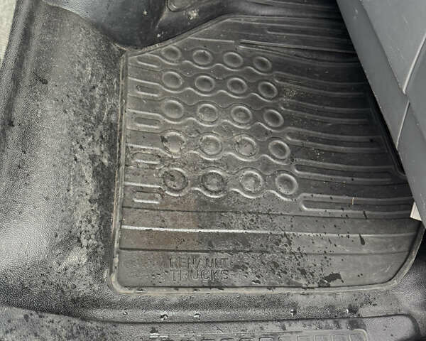 Білий Рено D-Series, об'ємом двигуна 3 л та пробігом 223 тис. км за 20700 $, фото 35 на Automoto.ua