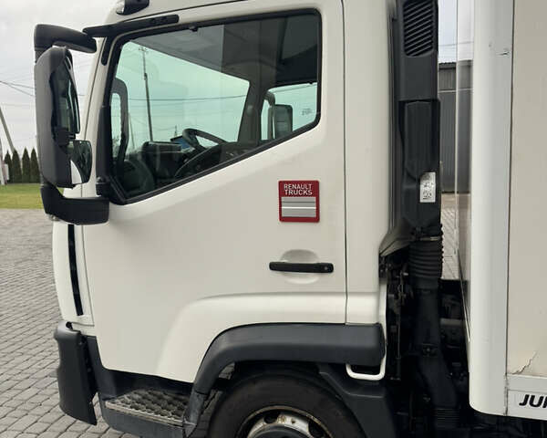 Білий Рено D-Series, об'ємом двигуна 3 л та пробігом 223 тис. км за 20700 $, фото 2 на Automoto.ua