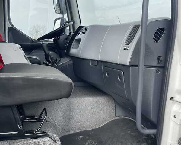 Белый Рено D-Series, объемом двигателя 5.2 л и пробегом 307 тыс. км за 32000 $, фото 19 на Automoto.ua
