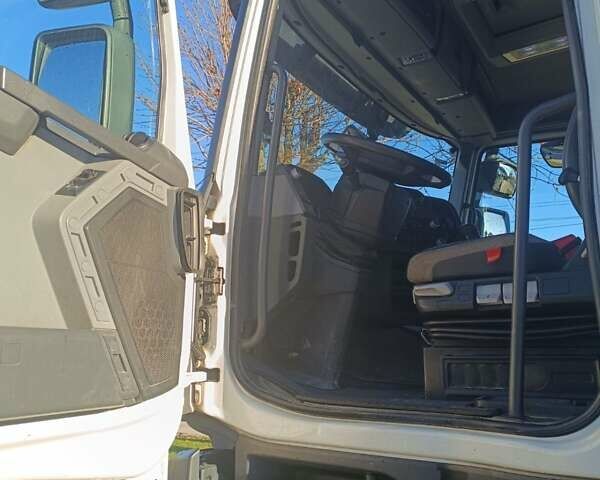 Белый Рено K-Series, объемом двигателя 10.84 л и пробегом 270 тыс. км за 83999 $, фото 13 на Automoto.ua