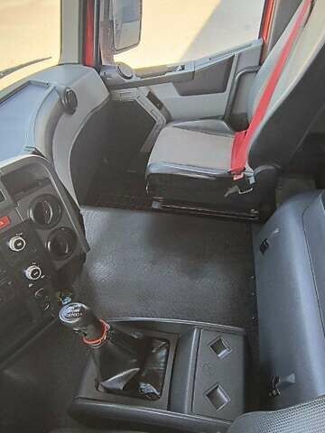 Красный Рено K-Series, объемом двигателя 12.78 л и пробегом 230 тыс. км за 65000 $, фото 7 на Automoto.ua