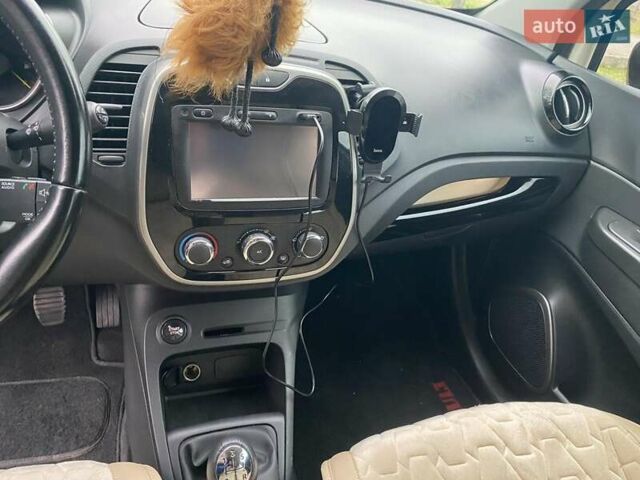 Бежевый Рено Kaptur, объемом двигателя 1.5 л и пробегом 145 тыс. км за 10300 $, фото 11 на Automoto.ua
