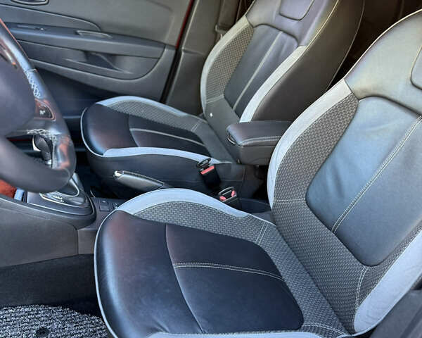 Рено Kaptur 2017 в Киеве на Automoto.ua Красный Рено Kaptur, объемом двигателя 1.46 л и пробегом 139 тыс. км за 13100 $, фото 4 на Automoto.ua