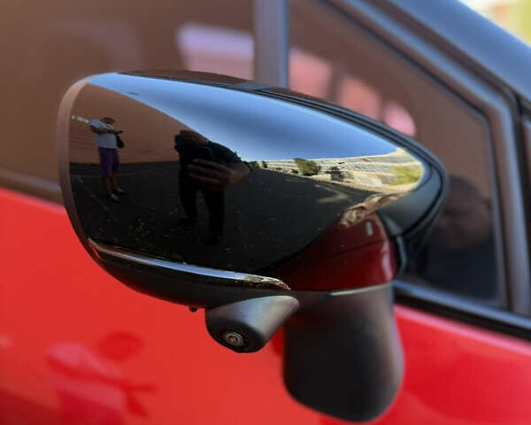 Рено Kaptur 2017 в Киеве на Automoto.ua Красный Рено Kaptur, объемом двигателя 1.46 л и пробегом 139 тыс. км за 13100 $, фото 6 на Automoto.ua
