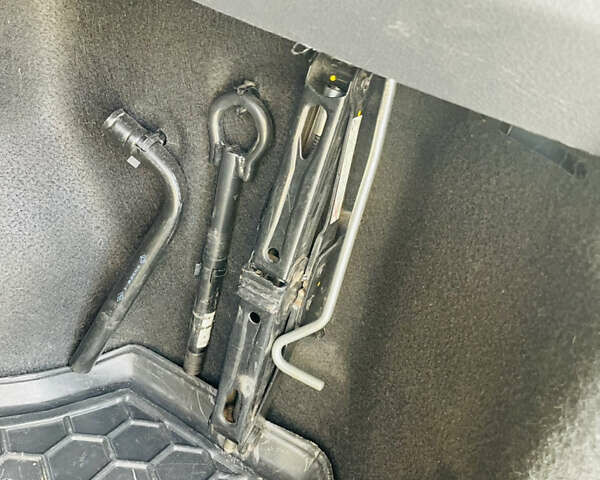 Сірий Рено Logan MCV Stepway, об'ємом двигуна 0.9 л та пробігом 147 тис. км за 9499 $, фото 14 на Automoto.ua