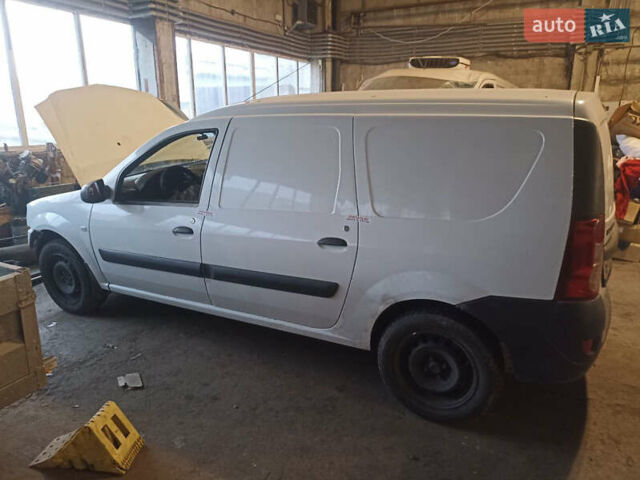 Белый Рено Logan Van, объемом двигателя 1.46 л и пробегом 306 тыс. км за 2300 $, фото 1 на Automoto.ua