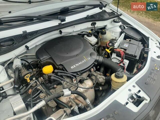 Білий Рено Logan Van, об'ємом двигуна 1.6 л та пробігом 169 тис. км за 3400 $, фото 8 на Automoto.ua