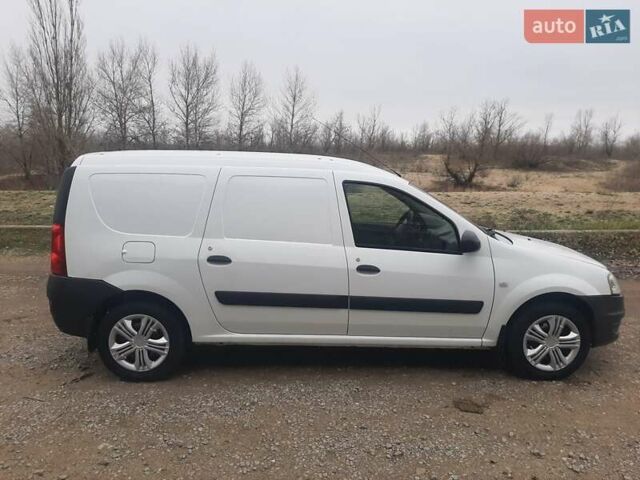Білий Рено Logan Van, об'ємом двигуна 1.6 л та пробігом 169 тис. км за 3400 $, фото 6 на Automoto.ua