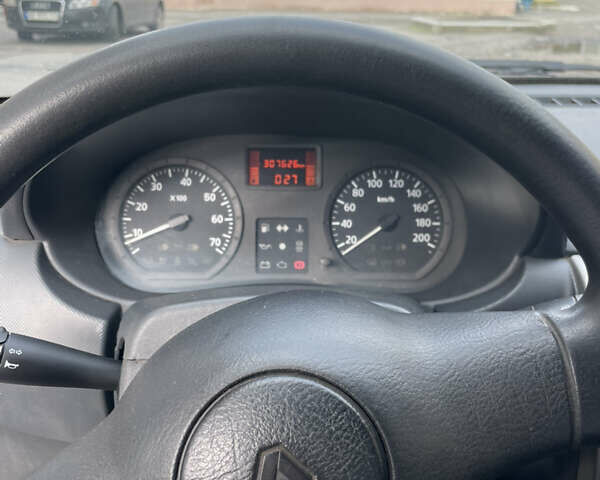 Рено Logan Van 2012 в Виннице на Automoto.ua Белый Рено Logan Van, объемом двигателя 1.6 л и пробегом 308 тыс. км за 3200 $, фото 5 на Automoto.ua