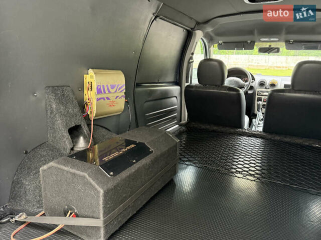 Синий Рено Logan Van, объемом двигателя 1.46 л и пробегом 383 тыс. км за 3000 $, фото 8 на Automoto.ua