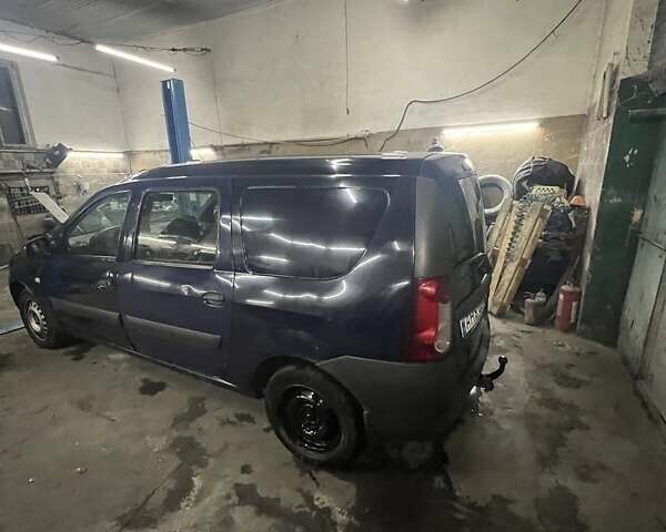 Синий Рено Logan Van, объемом двигателя 1.6 л и пробегом 362 тыс. км за 2800 $, фото 2 на Automoto.ua