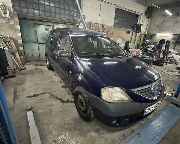 Синий Рено Logan Van, объемом двигателя 1.6 л и пробегом 362 тыс. км за 2800 $, фото 1 на Automoto.ua