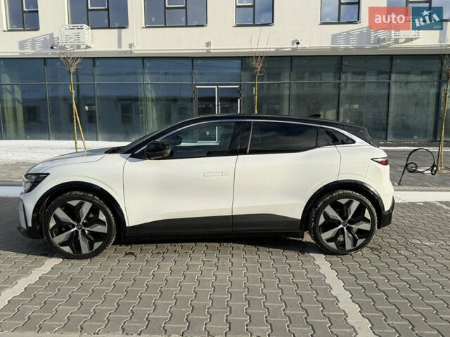 Белый Рено Megane E-Tech, объемом двигателя 0 л и пробегом 64 тыс. км за 24500 $, фото 9 на Automoto.ua