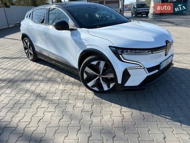 Белый Рено Megane E-Tech, объемом двигателя 0 л и пробегом 30 тыс. км за 22500 $, фото 7 на Automoto.ua
