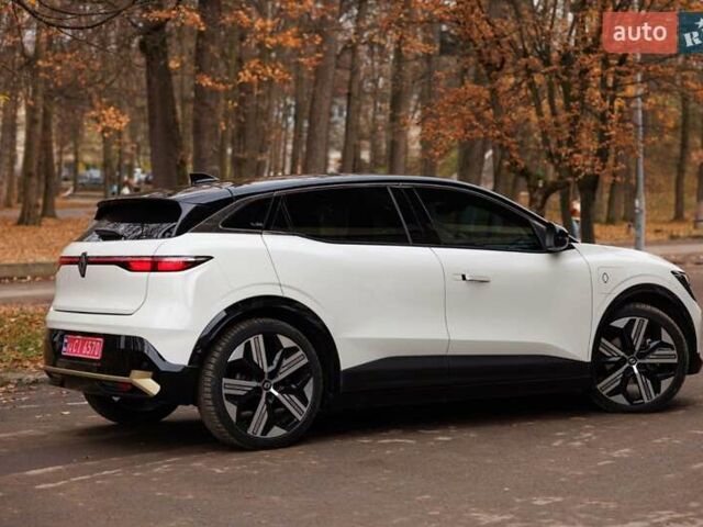 Белый Рено Megane E-Tech, объемом двигателя 0 л и пробегом 89 тыс. км за 19800 $, фото 20 на Automoto.ua