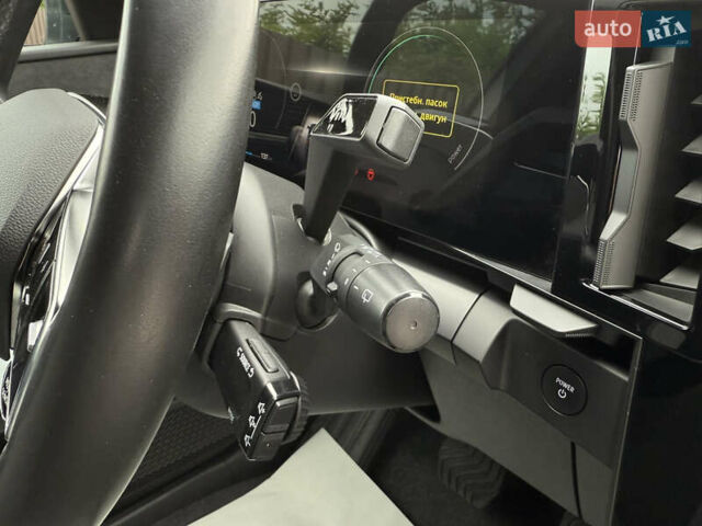 Белый Рено Megane E-Tech, объемом двигателя 0 л и пробегом 110 тыс. км за 19500 $, фото 46 на Automoto.ua