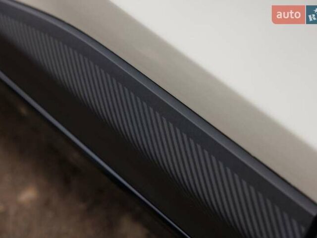 Белый Рено Megane E-Tech, объемом двигателя 0 л и пробегом 89 тыс. км за 19800 $, фото 2 на Automoto.ua