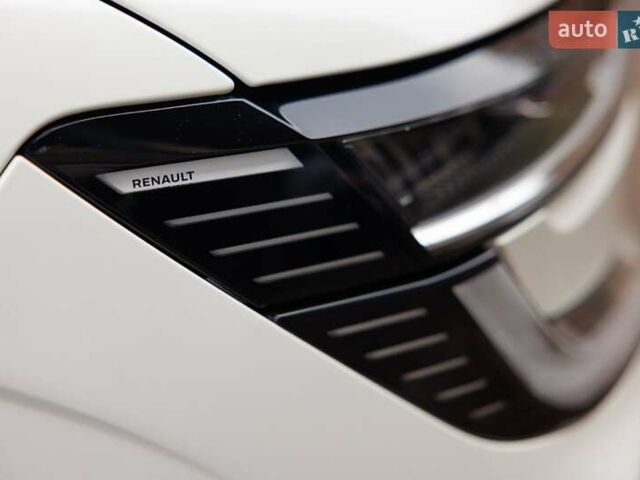 Белый Рено Megane E-Tech, объемом двигателя 0 л и пробегом 89 тыс. км за 19800 $, фото 1 на Automoto.ua