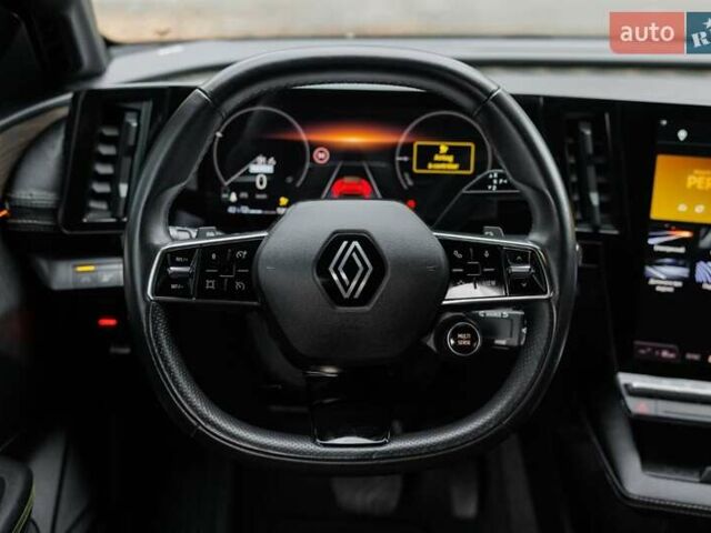 Белый Рено Megane E-Tech, объемом двигателя 0 л и пробегом 89 тыс. км за 19800 $, фото 25 на Automoto.ua