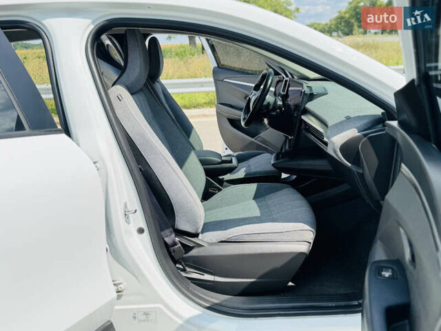Белый Рено Megane E-Tech, объемом двигателя 0 л и пробегом 3 тыс. км за 29500 $, фото 12 на Automoto.ua