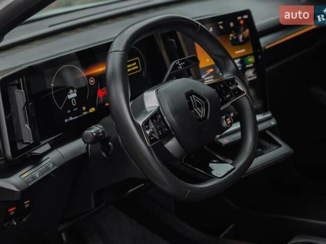 Белый Рено Megane E-Tech, объемом двигателя 0 л и пробегом 89 тыс. км за 19800 $, фото 35 на Automoto.ua