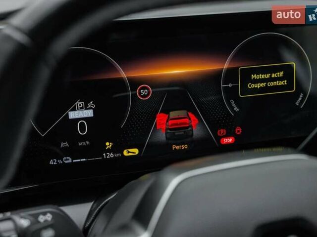 Белый Рено Megane E-Tech, объемом двигателя 0 л и пробегом 89 тыс. км за 19800 $, фото 37 на Automoto.ua