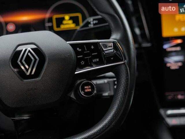 Белый Рено Megane E-Tech, объемом двигателя 0 л и пробегом 89 тыс. км за 19800 $, фото 29 на Automoto.ua