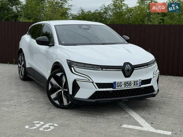 Белый Рено Megane E-Tech, объемом двигателя 0 л и пробегом 110 тыс. км за 19500 $, фото 9 на Automoto.ua