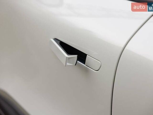 Белый Рено Megane E-Tech, объемом двигателя 0 л и пробегом 89 тыс. км за 19800 $, фото 11 на Automoto.ua