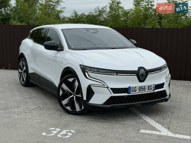 Белый Рено Megane E-Tech, объемом двигателя 0 л и пробегом 110 тыс. км за 19500 $, фото 8 на Automoto.ua