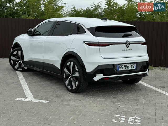 Белый Рено Megane E-Tech, объемом двигателя 0 л и пробегом 110 тыс. км за 19500 $, фото 16 на Automoto.ua