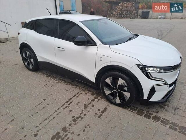 Білий Рено Megane E-Tech, об'ємом двигуна 0 л та пробігом 28 тис. км за 17000 $, фото 3 на Automoto.ua