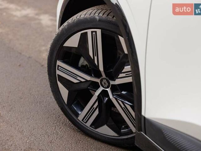 Белый Рено Megane E-Tech, объемом двигателя 0 л и пробегом 89 тыс. км за 19800 $, фото 14 на Automoto.ua