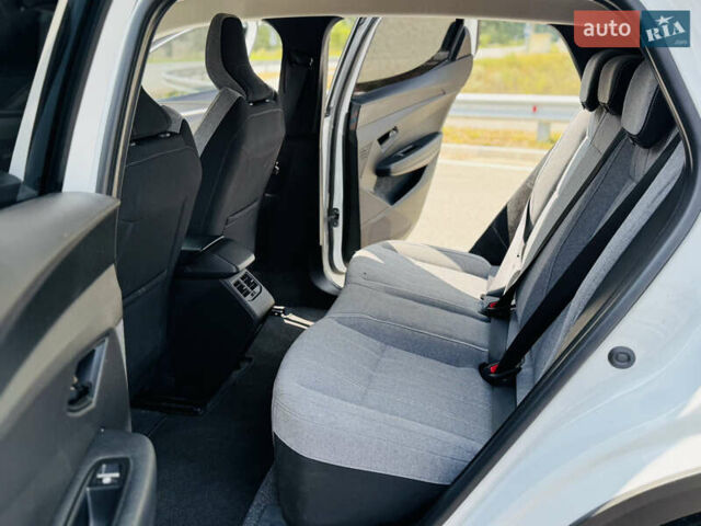 Белый Рено Megane E-Tech, объемом двигателя 0 л и пробегом 3 тыс. км за 29500 $, фото 13 на Automoto.ua