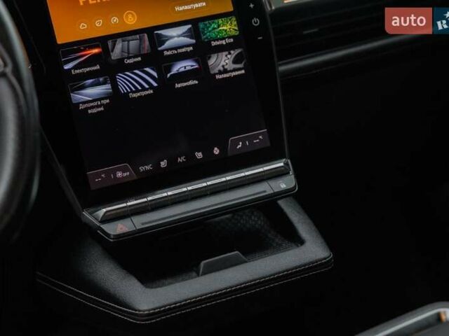 Белый Рено Megane E-Tech, объемом двигателя 0 л и пробегом 89 тыс. км за 19800 $, фото 42 на Automoto.ua