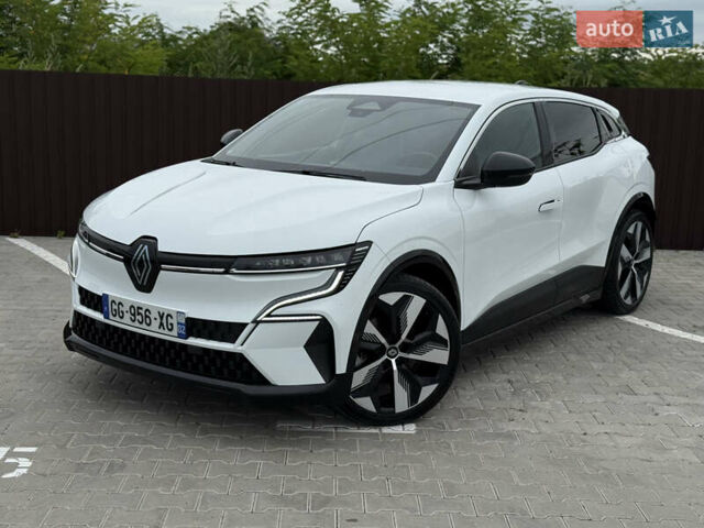 Белый Рено Megane E-Tech, объемом двигателя 0 л и пробегом 110 тыс. км за 19500 $, фото 1 на Automoto.ua