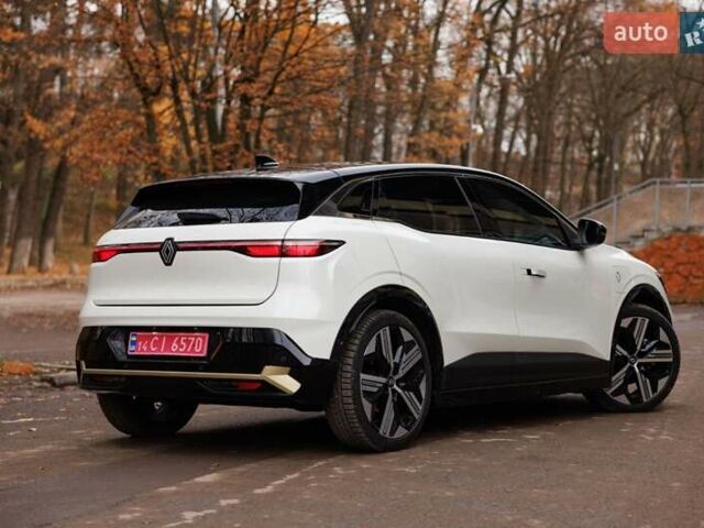 Белый Рено Megane E-Tech, объемом двигателя 0 л и пробегом 89 тыс. км за 19800 $, фото 16 на Automoto.ua