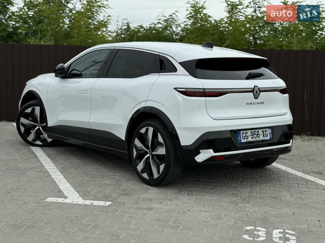 Белый Рено Megane E-Tech, объемом двигателя 0 л и пробегом 110 тыс. км за 19500 $, фото 17 на Automoto.ua