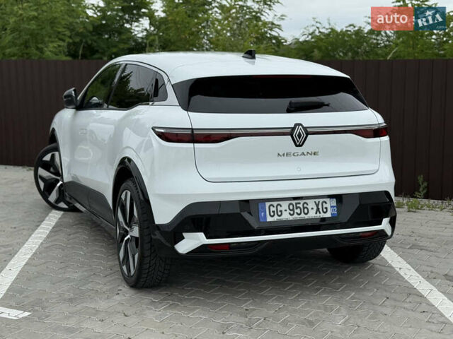Белый Рено Megane E-Tech, объемом двигателя 0 л и пробегом 110 тыс. км за 19500 $, фото 18 на Automoto.ua