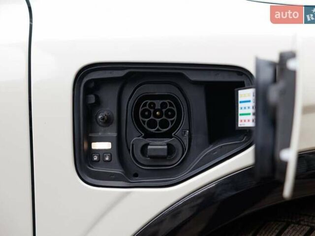 Белый Рено Megane E-Tech, объемом двигателя 0 л и пробегом 89 тыс. км за 19800 $, фото 23 на Automoto.ua