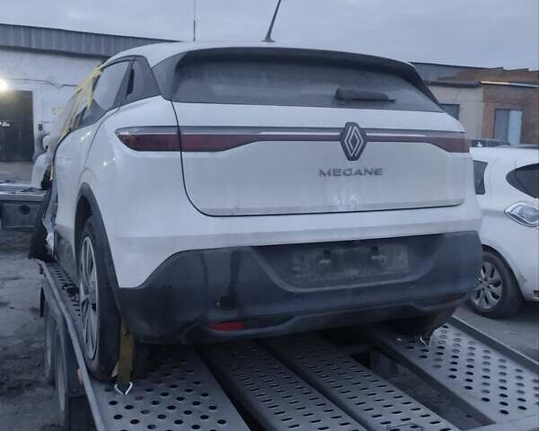 Белый Рено Megane E-Tech, объемом двигателя 0 л и пробегом 30 тыс. км за 13300 $, фото 3 на Automoto.ua