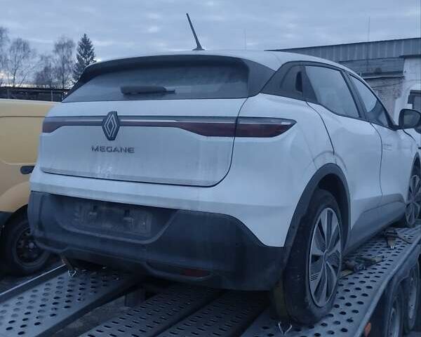 Белый Рено Megane E-Tech, объемом двигателя 0 л и пробегом 30 тыс. км за 13300 $, фото 2 на Automoto.ua