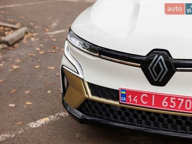 Белый Рено Megane E-Tech, объемом двигателя 0 л и пробегом 89 тыс. км за 19800 $, фото 13 на Automoto.ua