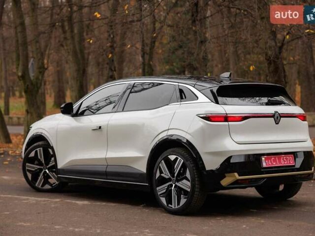 Белый Рено Megane E-Tech, объемом двигателя 0 л и пробегом 89 тыс. км за 19800 $, фото 5 на Automoto.ua