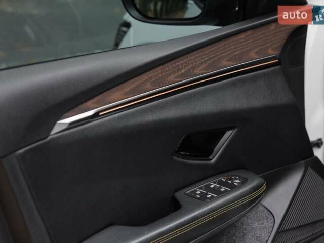 Белый Рено Megane E-Tech, объемом двигателя 0 л и пробегом 89 тыс. км за 19800 $, фото 38 на Automoto.ua