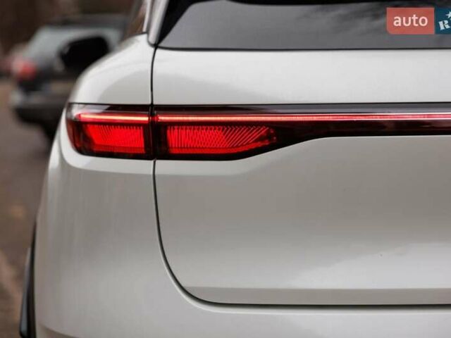 Белый Рено Megane E-Tech, объемом двигателя 0 л и пробегом 89 тыс. км за 19800 $, фото 19 на Automoto.ua