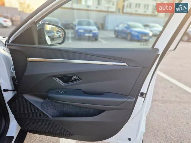 Білий Рено Megane E-Tech, об'ємом двигуна 0 л та пробігом 25 тис. км за 23000 $, фото 13 на Automoto.ua
