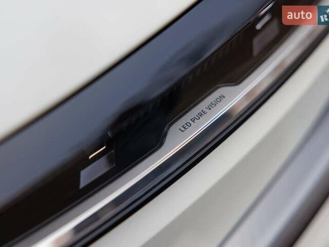 Белый Рено Megane E-Tech, объемом двигателя 0 л и пробегом 89 тыс. км за 19800 $, фото 3 на Automoto.ua