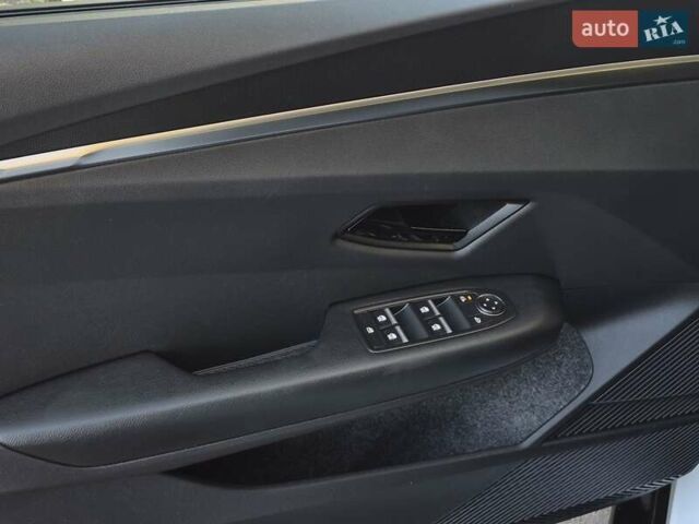 Рено Megane E-Tech 2023 в Львове на Automoto.ua Белый Рено Megane E-Tech, объемом двигателя 0 л и пробегом 7 тыс. км за 20431 $, фото 14 на Automoto.ua